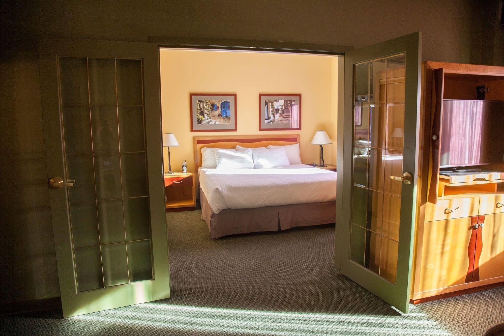 Medicine Hat Lodge, Trademark Collection By Wyndham Esterno foto